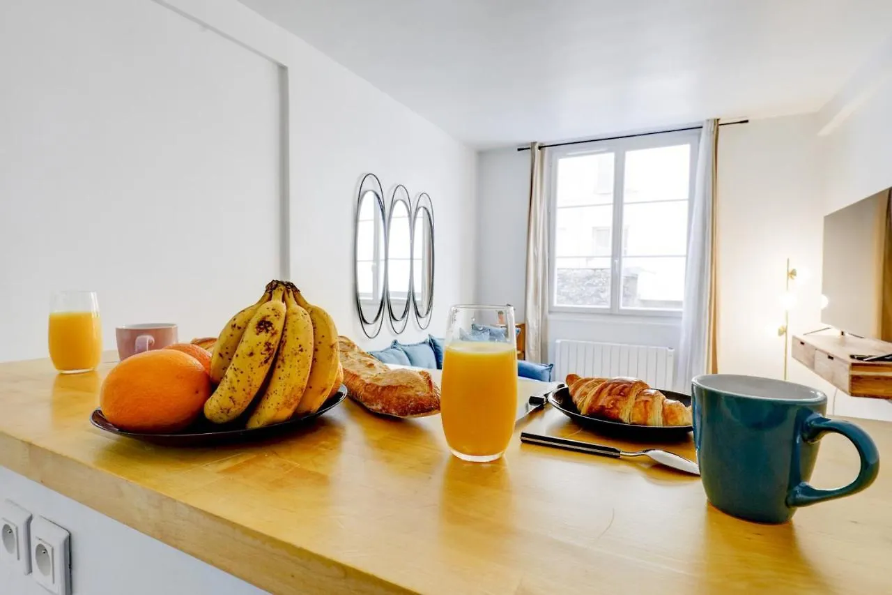 Arc De Triomphe & Wagram - City Apartment Paris 0*,  France